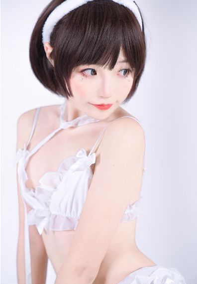 亭亭玉立人间四月天八戒