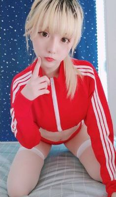 四虎伊人