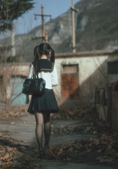 李采潭热情的邻居电影播放