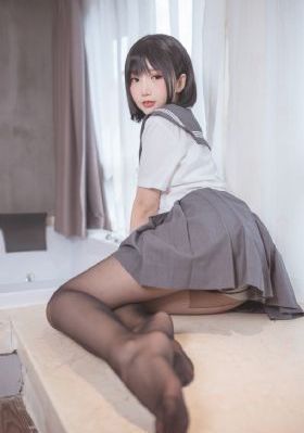 满月之下请相爱
